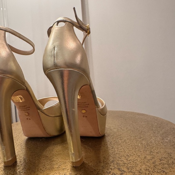 Stuart Weitzman DISCOPLATFORM gold platform sandal. Metallic gold leather.  6.5 - Picture 10 of 10